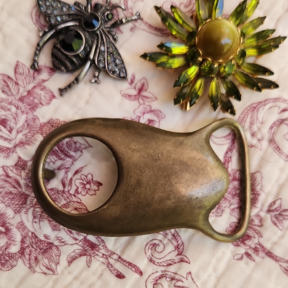 Junk/Mystery Jewelry collection butterfly, Bee, Vtg. Brooch, Buckle Lot Coquette - Picture 2 of 14